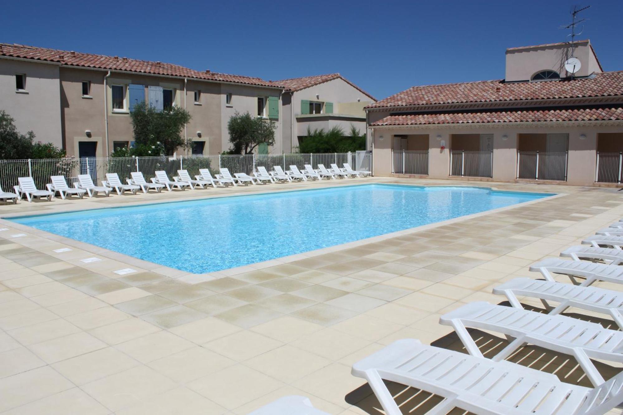 Pleasant Gite, With Collective Heated Swimming Pool, In The Heart Of The Alpilles In Mouries, 4/6 People. Villa Exterior foto